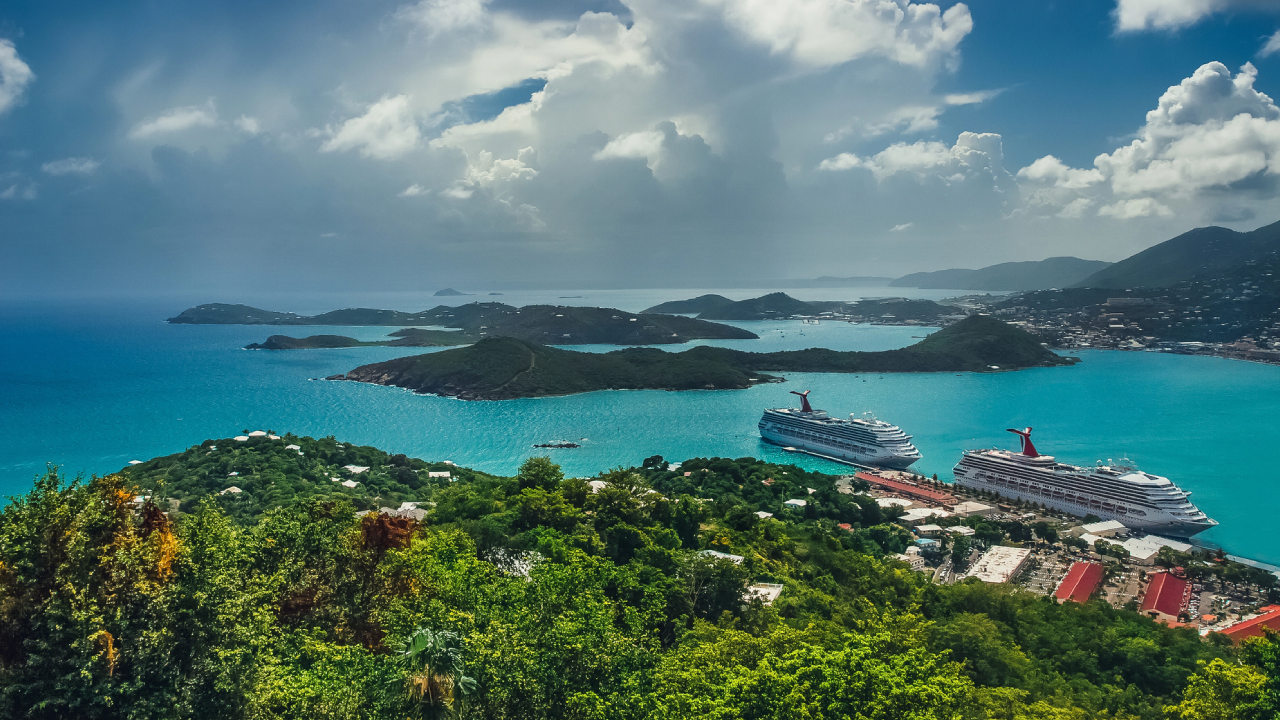 Beach and cruises